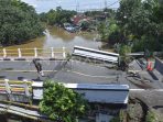 Attachment for Bupati Majalengka Perintahkan Perbaikan Jembatan Rusak Akibat Longsor di Kadipaten