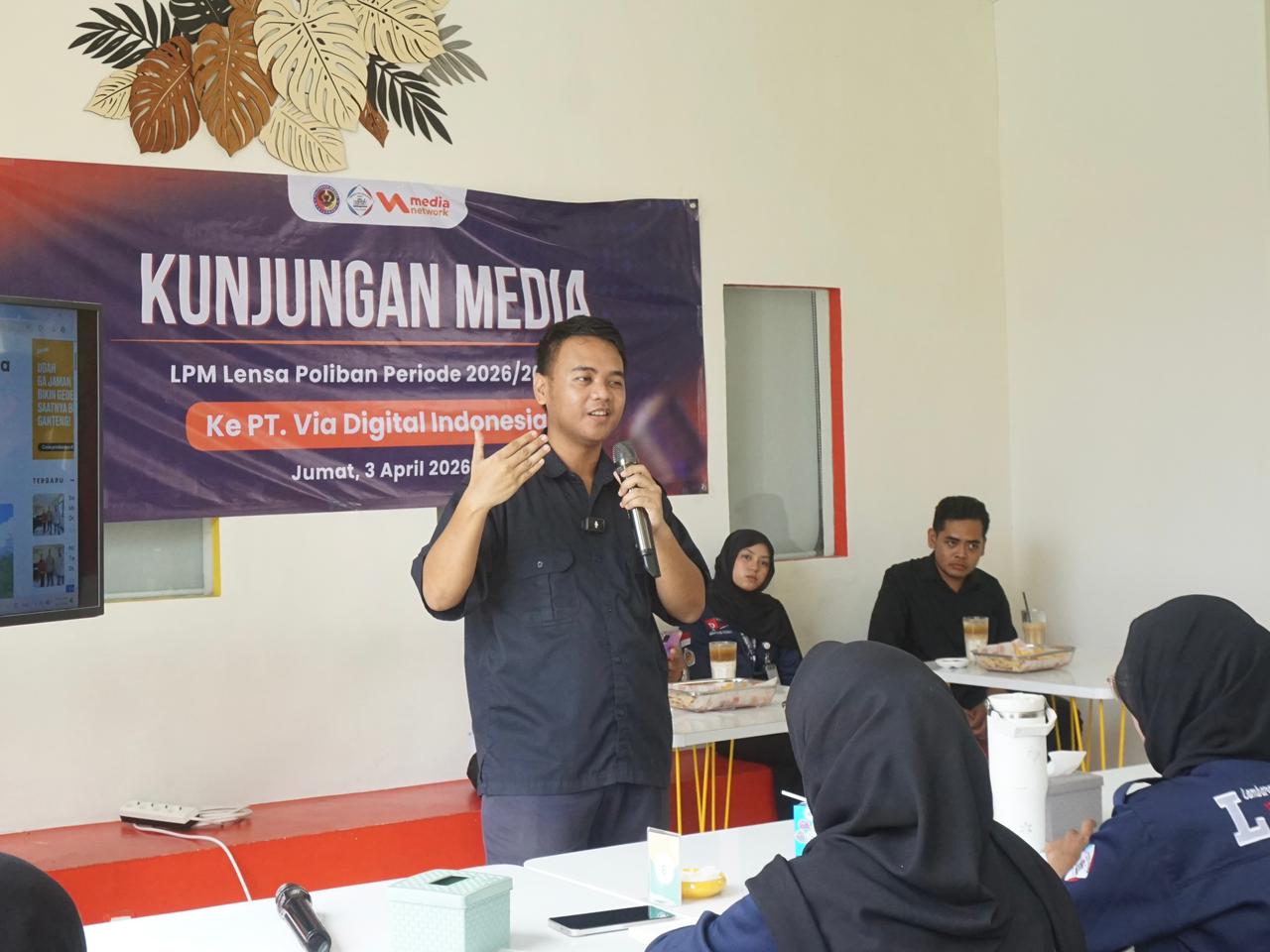 Foto Kegiatan Kunjungan Media oleh LPM Lensa Poliban